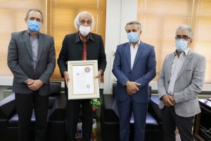 پیشکسوت نمایش فارس،نشان درجه یک هنری گرفت