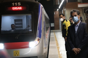 بازدید شهردار شیراز از خط ۲ قطار شهری